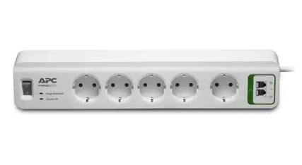 Сетевой фильтр APC Essential SurgeArrest 5 розеток, белый (PM5T-RS) Сетевой фильтр APC Essential SurgeArrest 5 розеток, белый (PM5T-RS)