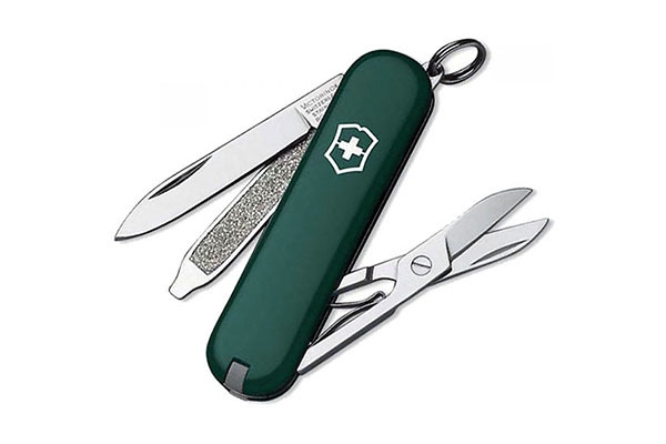 Нож перочинный Victorinox Classic 0.6223.4 (зеленый) Нож перочинный Victorinox Classic 0.6223.4 (зеленый)