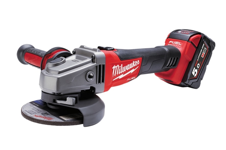 Угловая шлифмашина Milwaukee M18 CAG125X-502X Fuel 4933448866 (с 2-мя АКБ) Угловая шлифмашина Milwaukee M18 CAG125X-502X Fuel 4933448866 (с 2-мя АКБ)