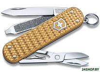 Картинка Нож-брелок Victorinox Classic Precious Alox 0.6221.408G (золотистый)
